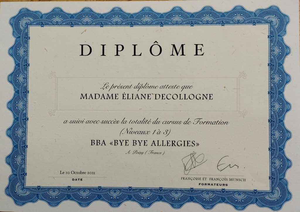 photo diplome Eliane DECOLLOGNE