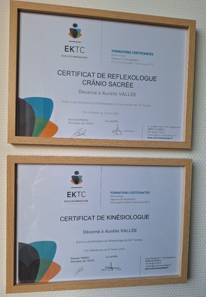 photo diplome Aurélie Vallée - Kinésiologue certifiée