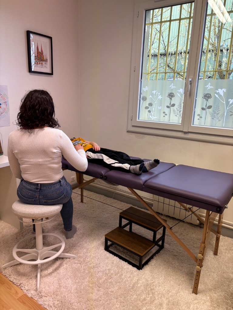 photo seance Laura Néron - L’éveil de la fleur lumineuse