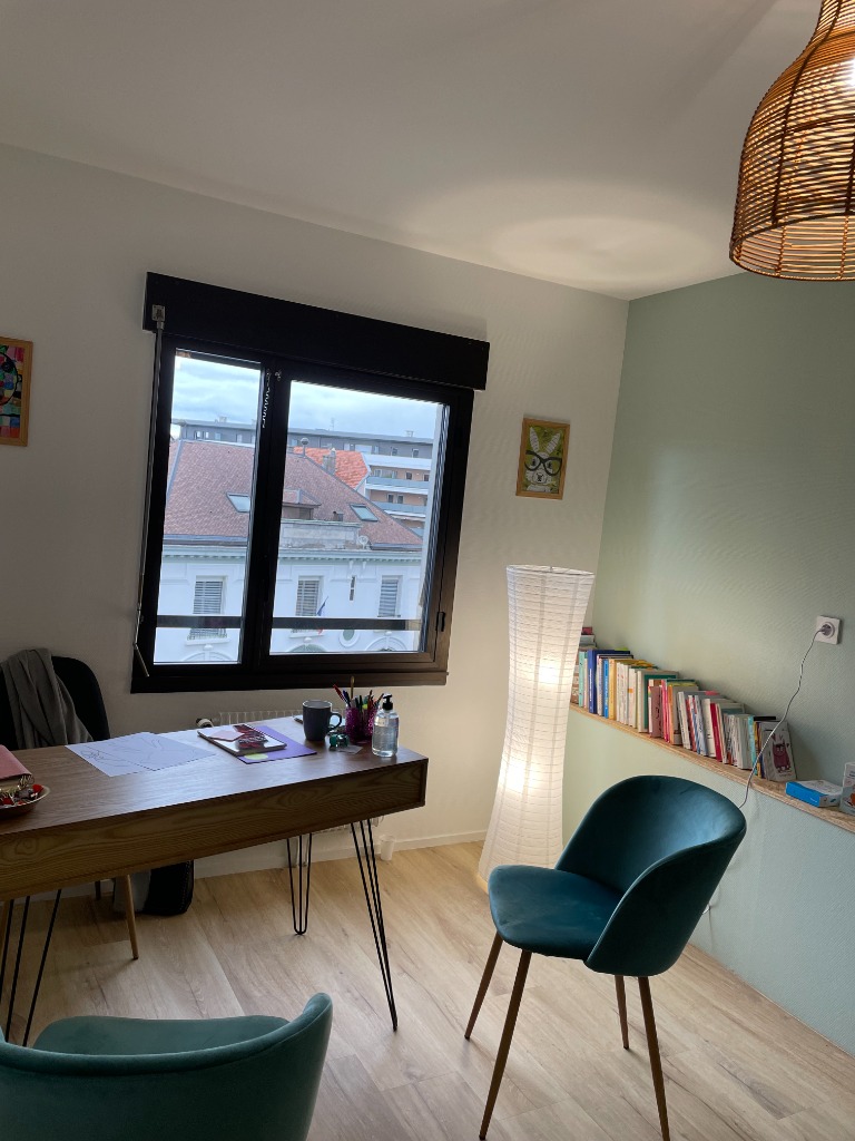 photo cabinet Solenne Kemache