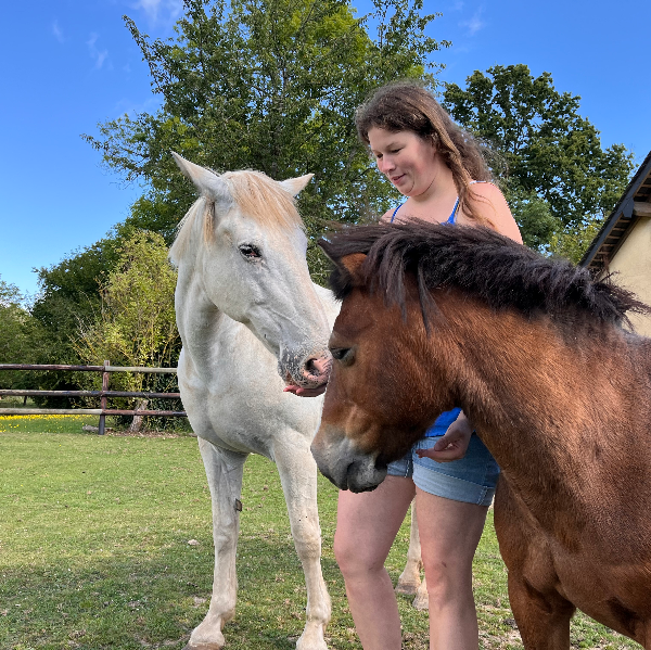 Léonie Devis / Retrouve Ton Inst’Un