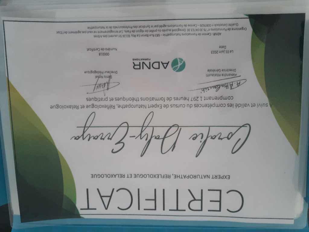 photo diplome Coralie Daly