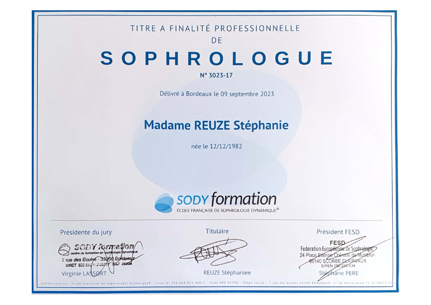 photo diplome Stéphanie Reuzé Sophrologue