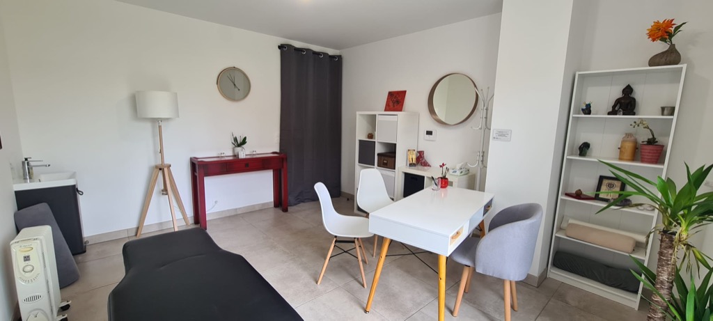 photo cabinet Emmanuelle Renault