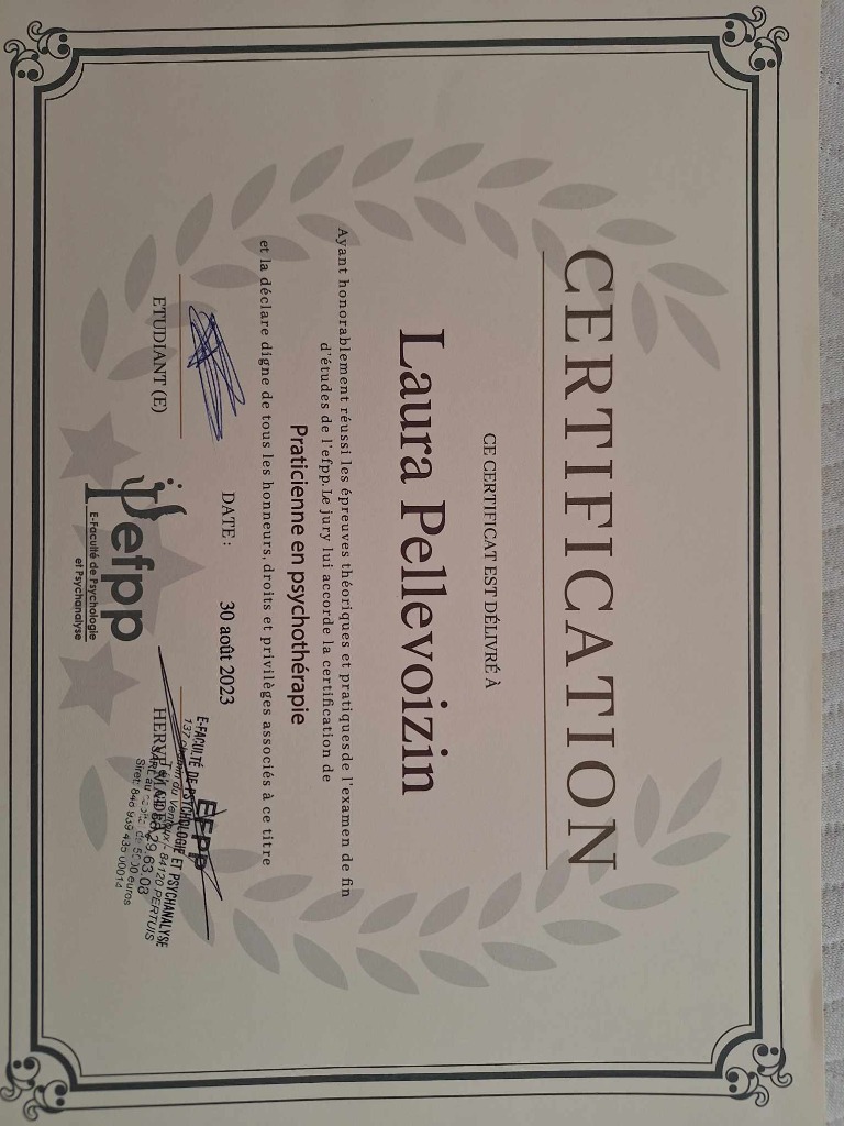 photo diplome Laura Pellevoizin