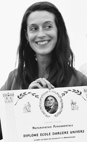 photo diplome Nastasia Berrezaie 