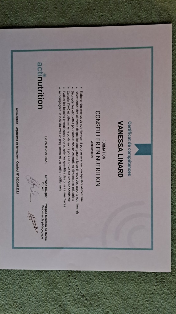 photo diplome Natur’Elle Vanessa