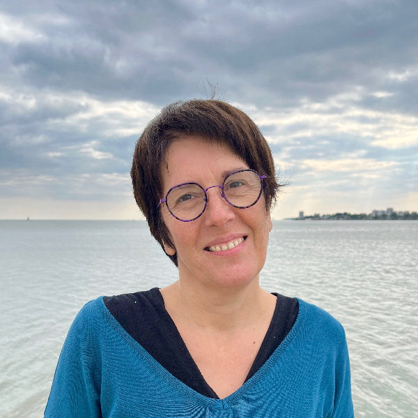 Véronique BERNARD, Soprhologue