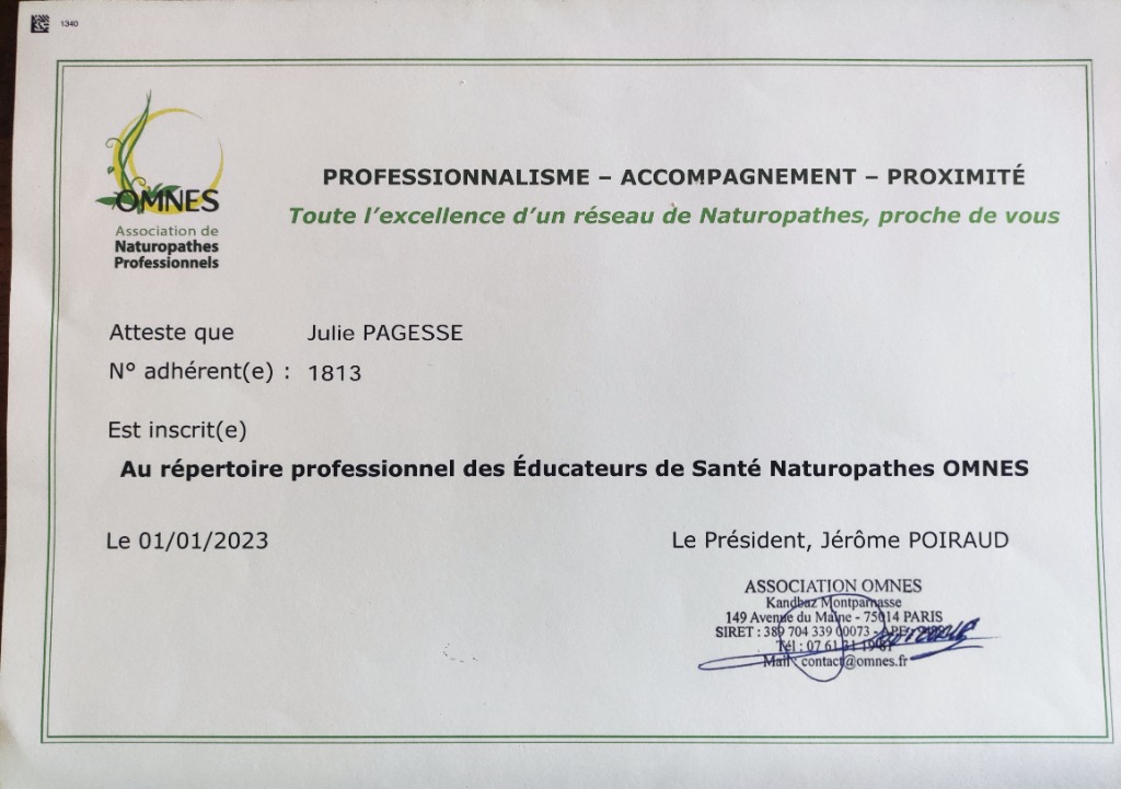 photo diplome Julie Pagesse Naturopathe 