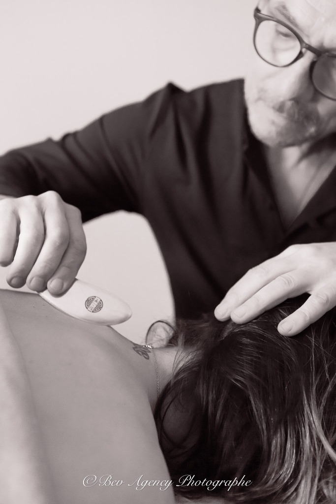 photo seance Philippe DUCRET -Cabinet de MTC SHEN MING