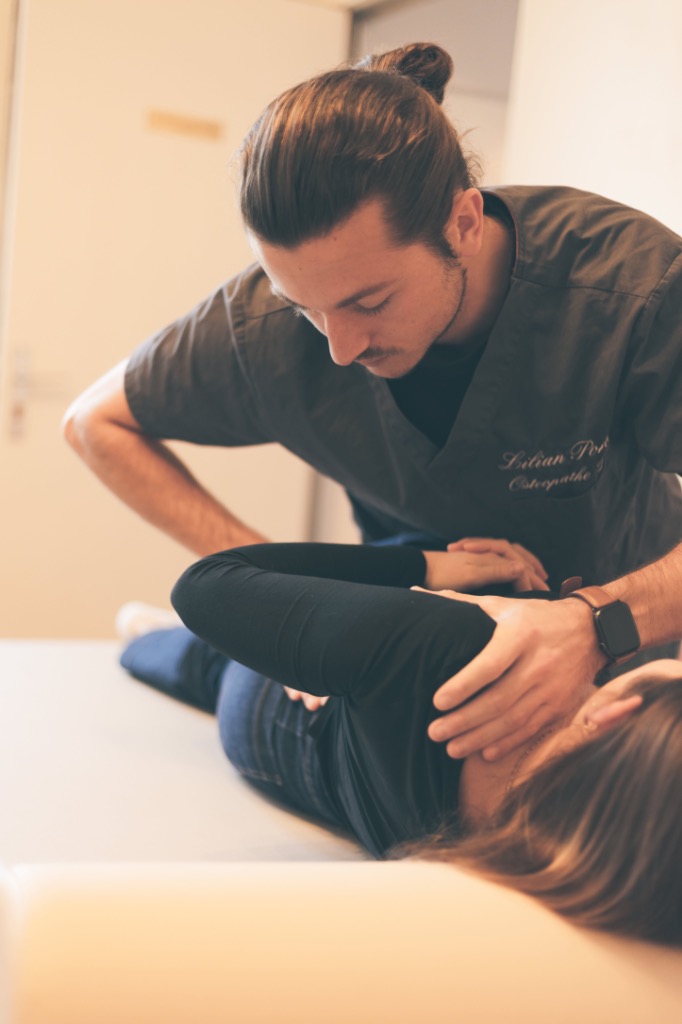 photo seance Lilian Portes Ostéopathe D.O.