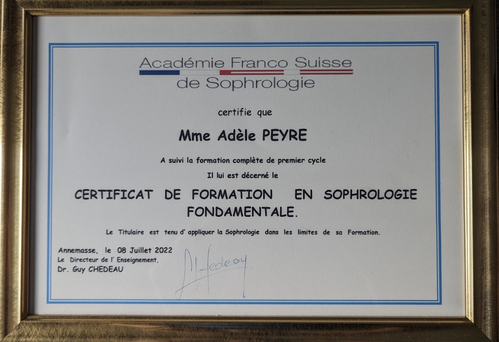 photo diplome Adèle Peyré Thérapeute