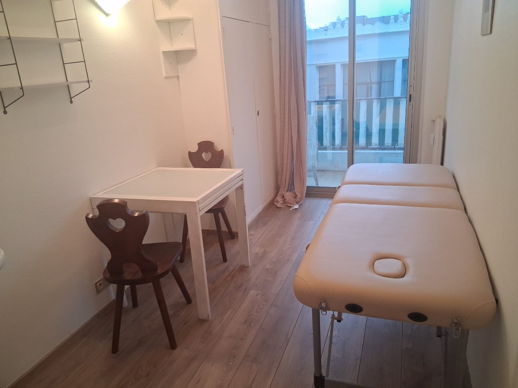 photo cabinet Damaliah