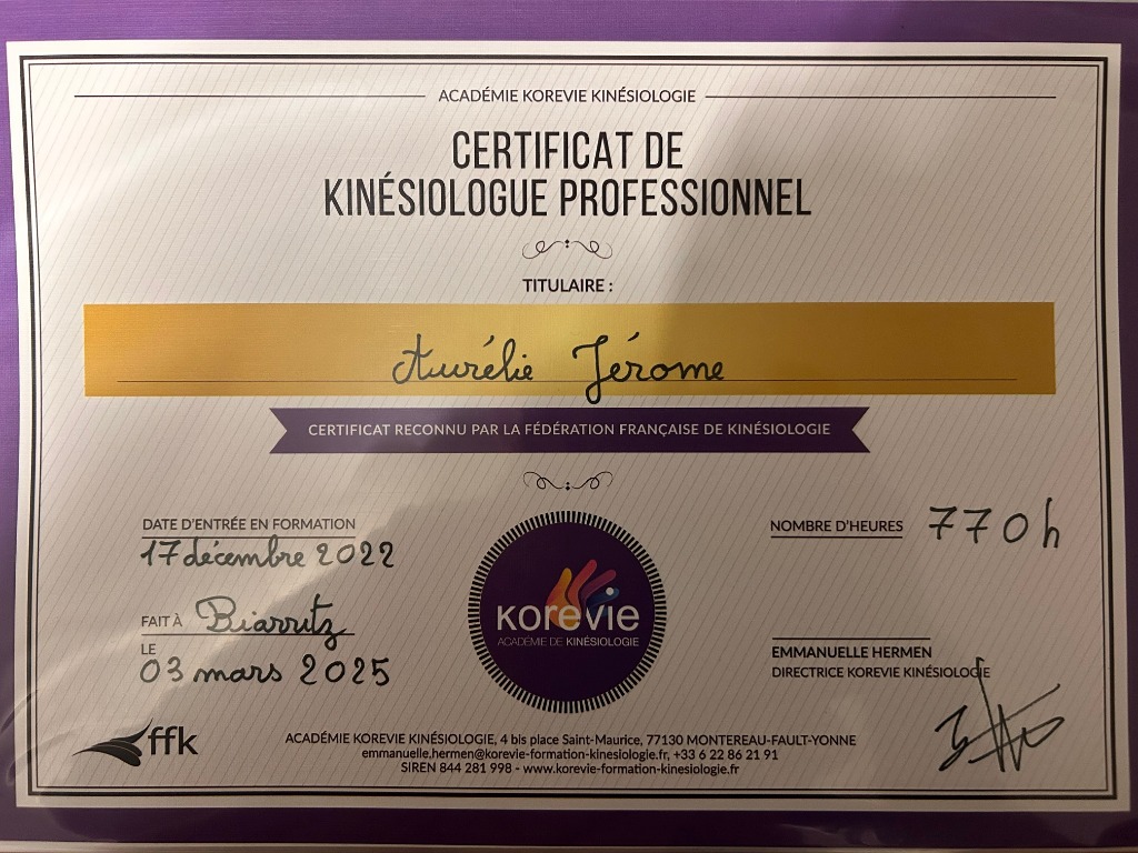 photo diplome AURELIE JEROME - Kinésiologue certifiée