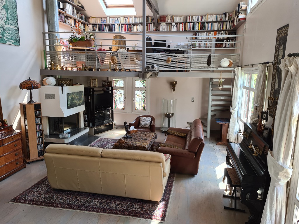 photo cabinet Einat Morabia