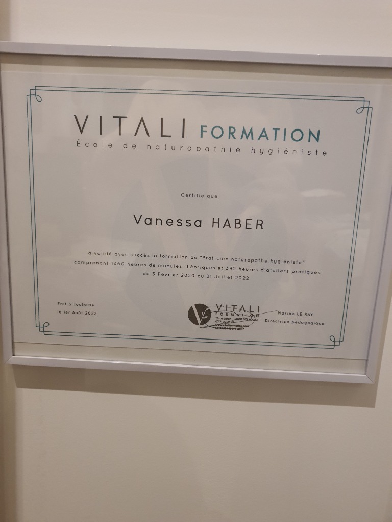photo diplome Vanessa Haber Naturopathe 
