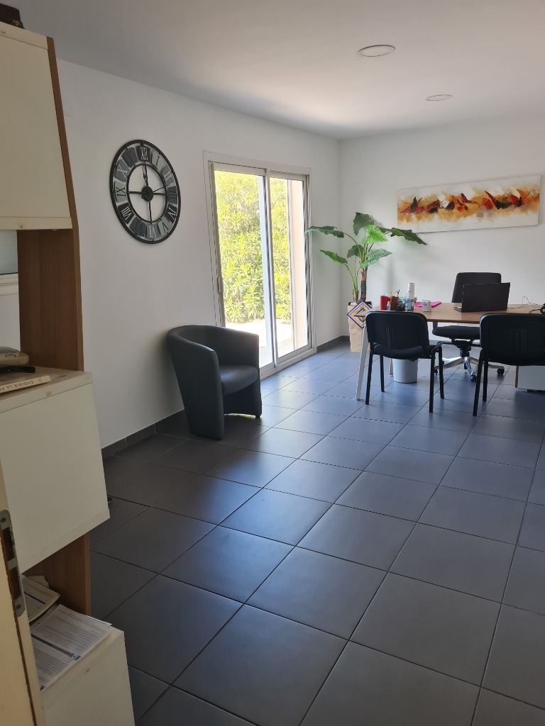 photo cabinet SALMI Naima