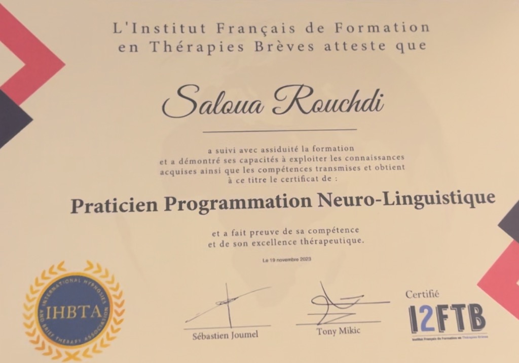 photo diplome Saloua RESILIENCE