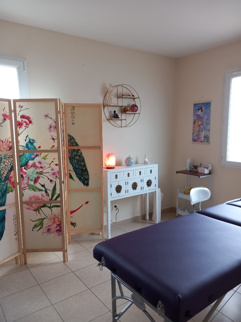 photo cabinet Delphine VERDET acupunctrice et kinésiologie.