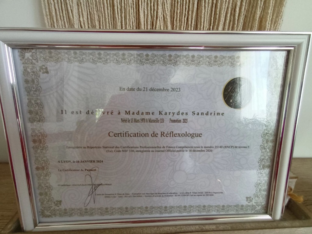 photo diplome KARYDES SANDRINE (E.I)  REFLEXO’SAND13