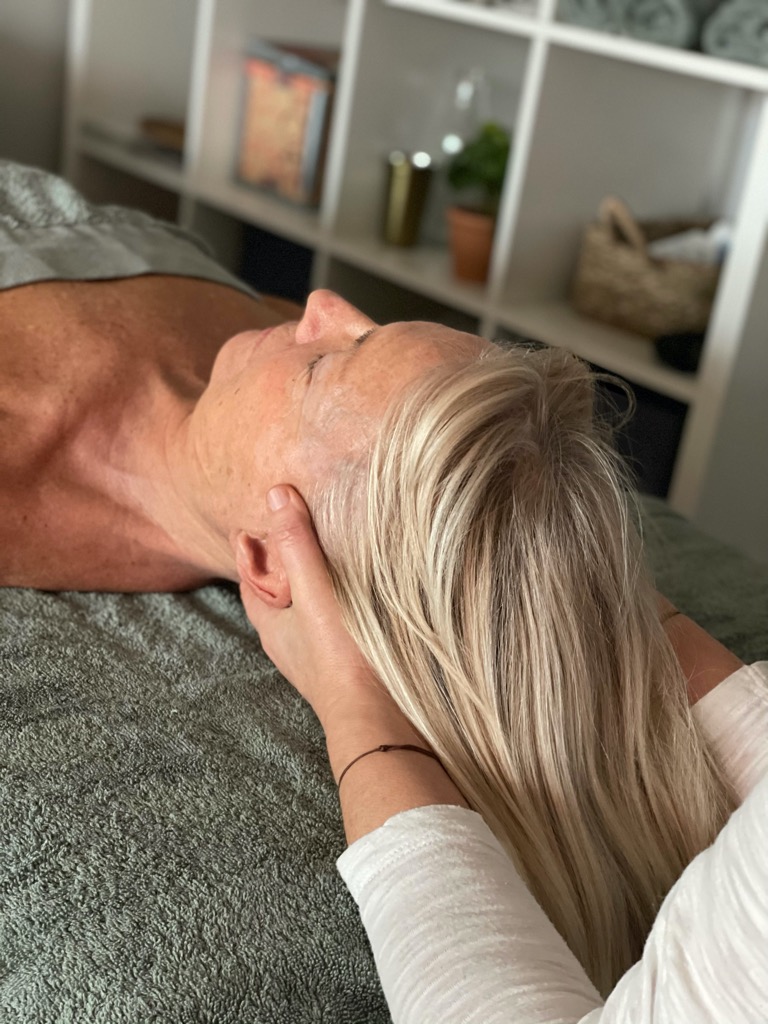 photo seance Cathy Coville réflexologue