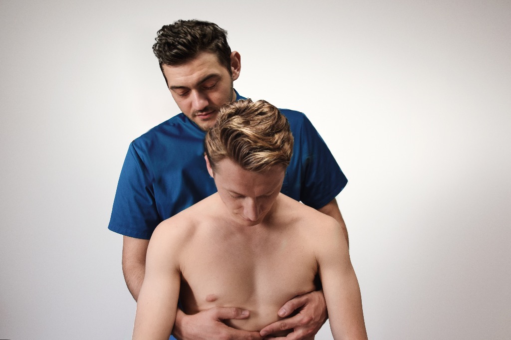 photo activite Enzo Brignano Ostéopathe