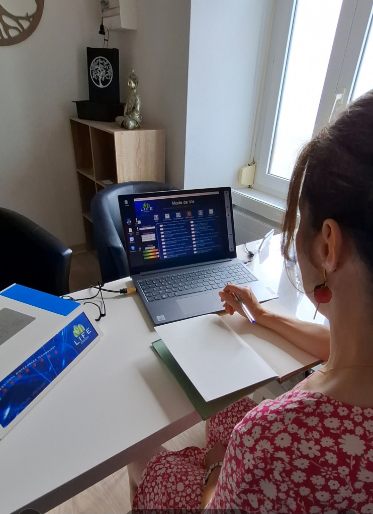 photo seance Stéphanie Gosnet - Biorésonance & Feng Shui