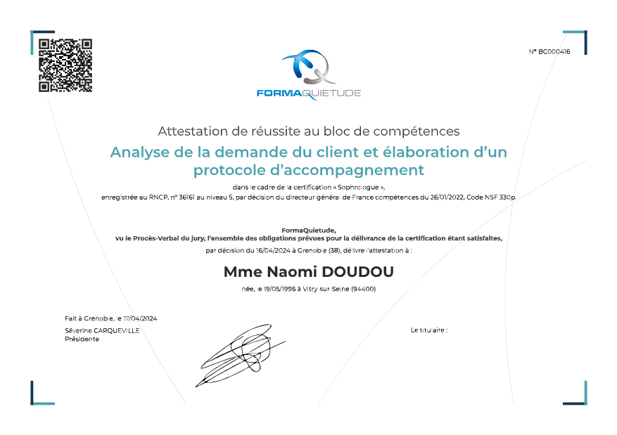 photo diplome Naomi Doudou - Sophrologue