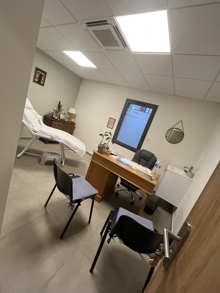 photo cabinet Camille CHIRAT LE PAON DE L’ÉNERGIE