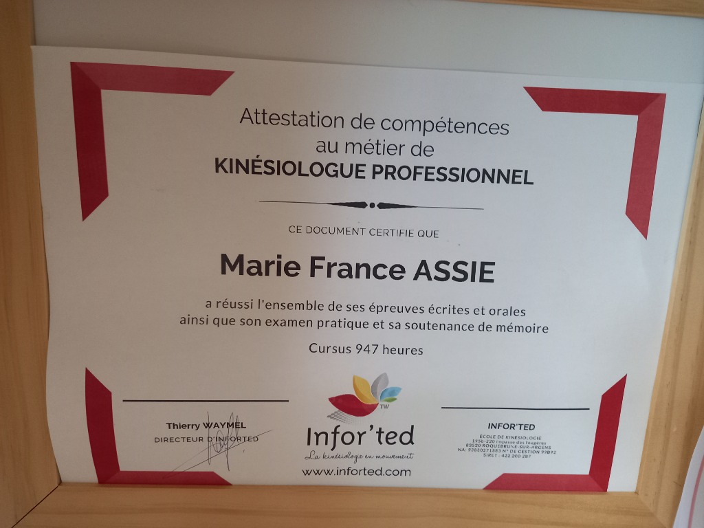 photo diplome Marie-France ASSIÉ