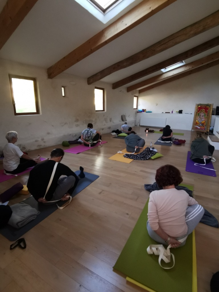 photo diplome Lucie Yoga Andriot