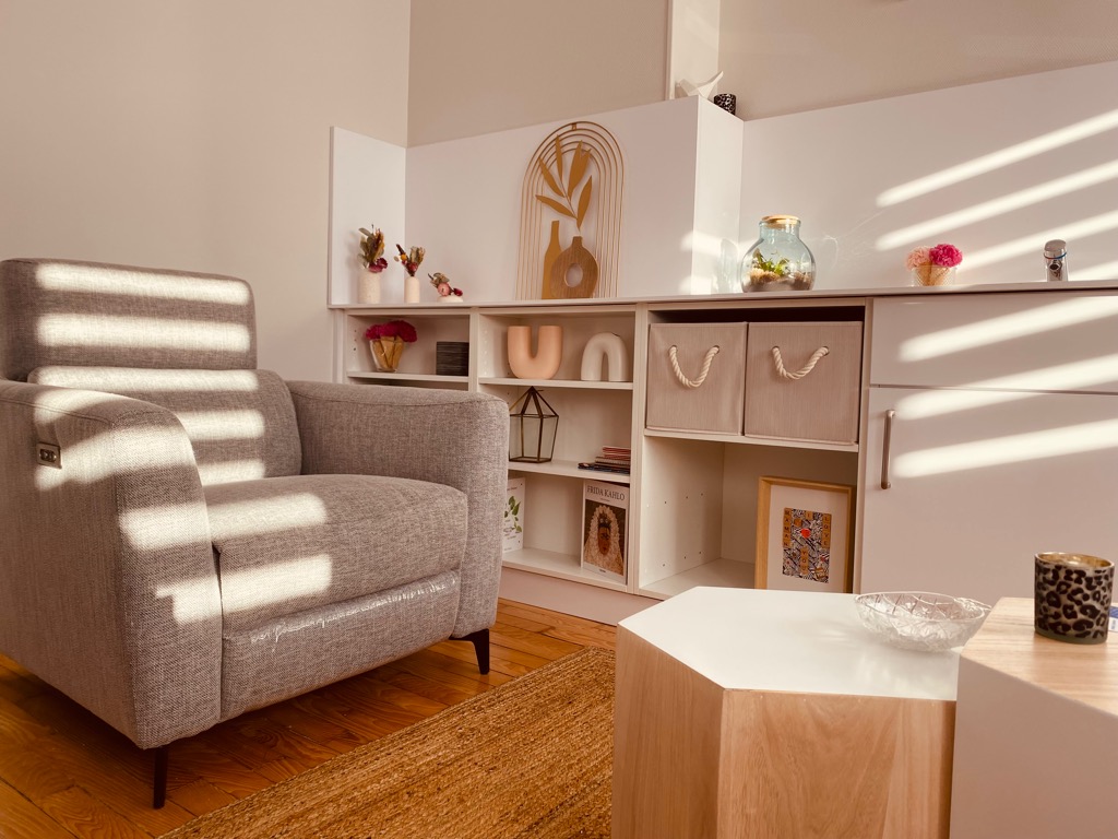 photo cabinet Adrienne CASA Sophrologue