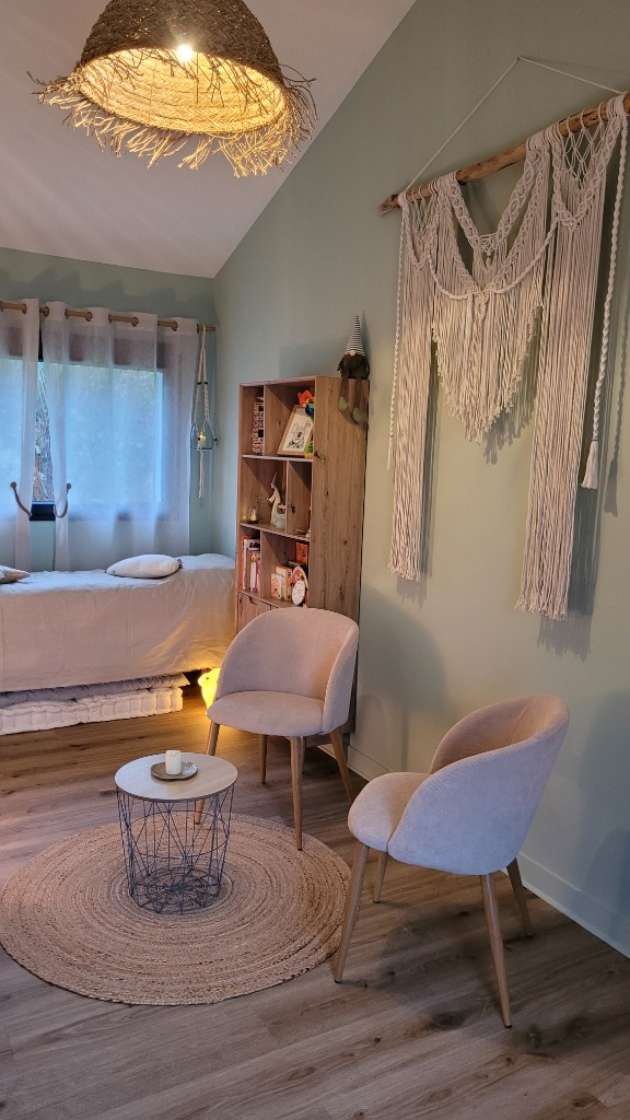 photo cabinet Delphine Saintost Sophrologue