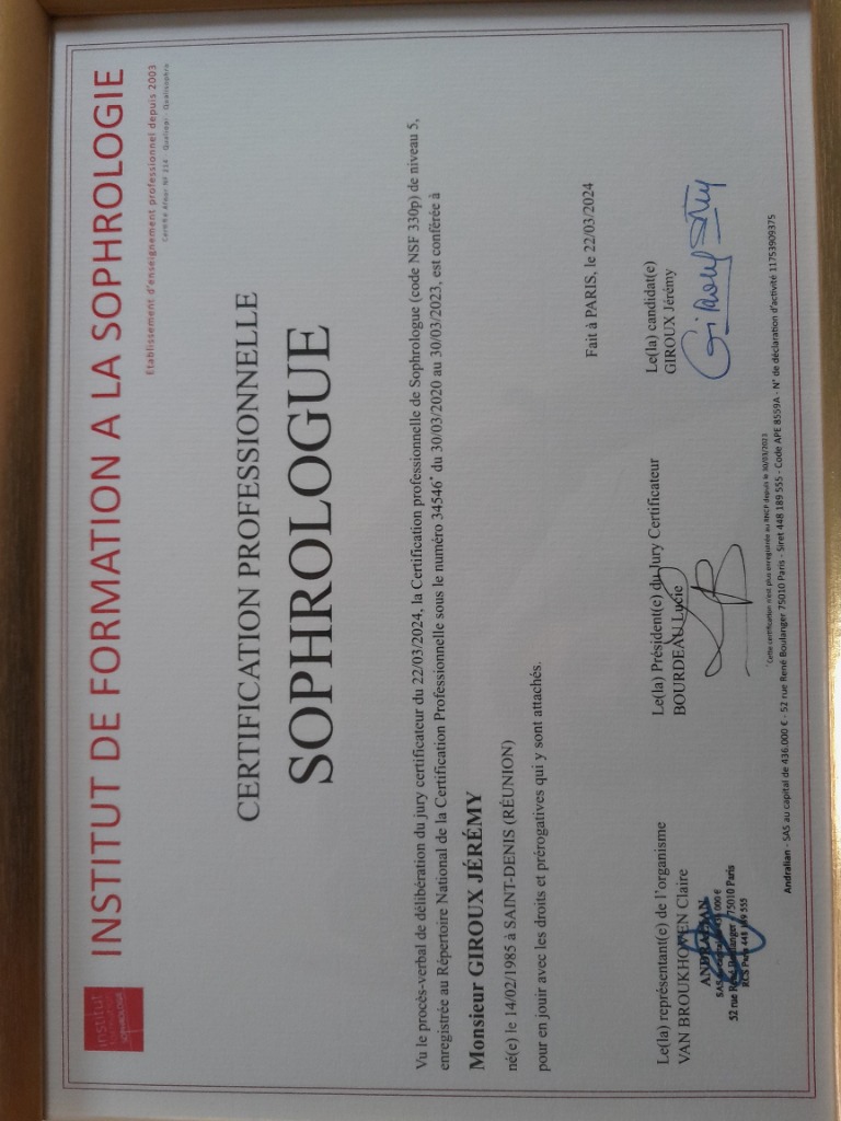 photo diplome Jérémy Giroux Sophrosens