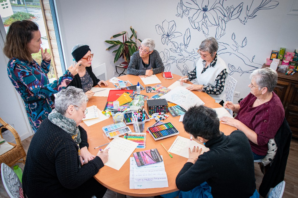 photo activite Anne MORICE Art thérapeute Couleurs de vie