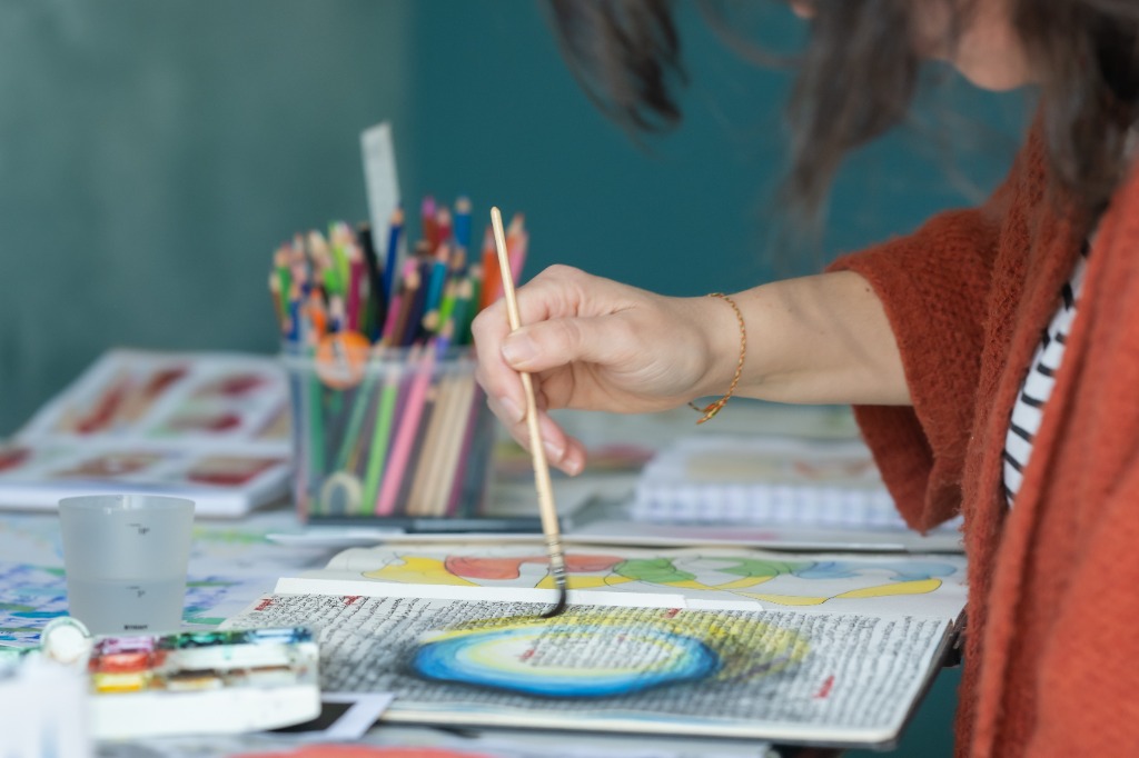 photo seance Anne MORICE Art thérapeute Couleurs de vie