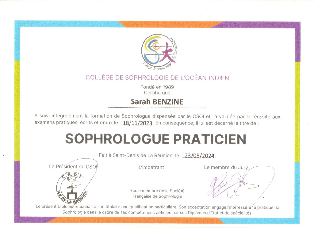 photo diplome Sahra  benzine sophrologue 