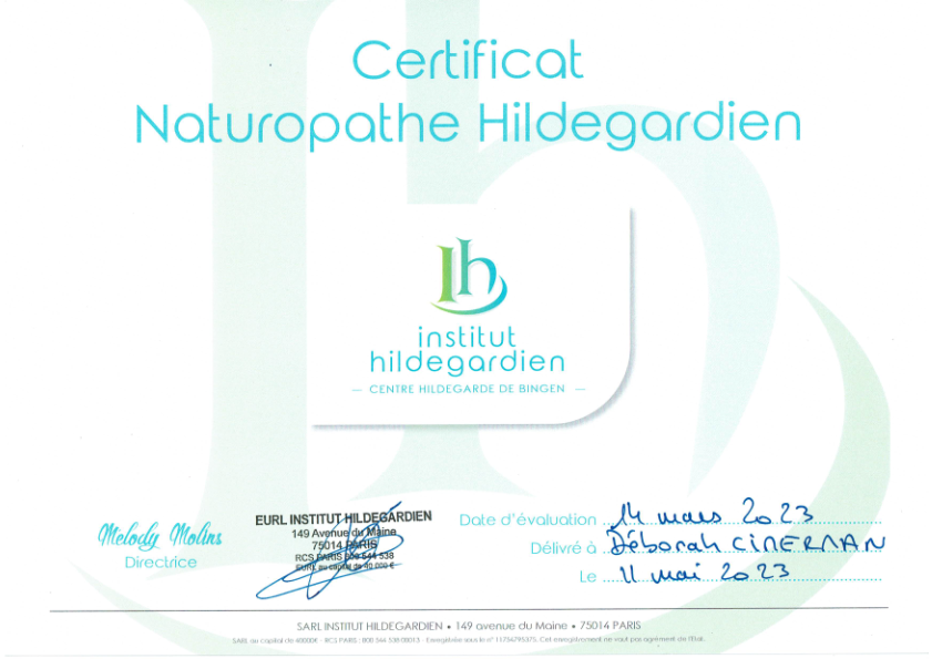 photo diplome Déborah Cimerman Naturopathe