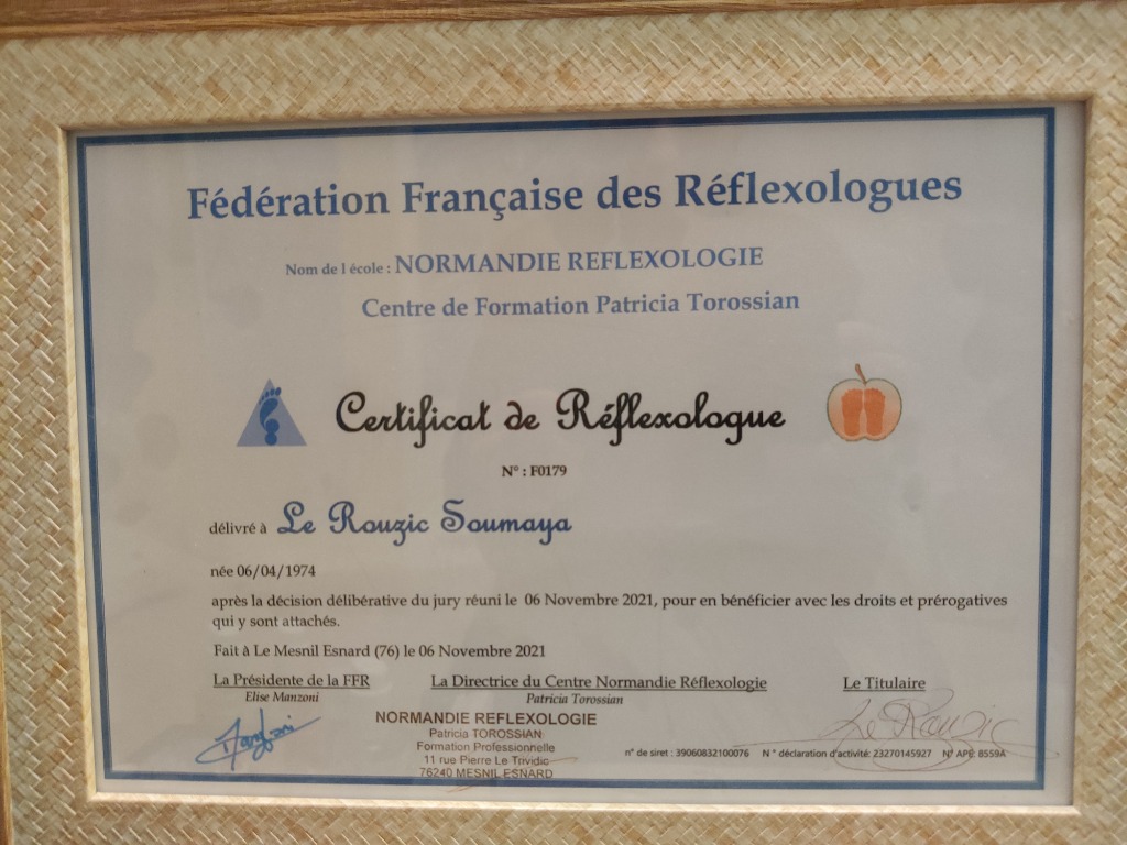 photo diplome Soumaya réflexologue 