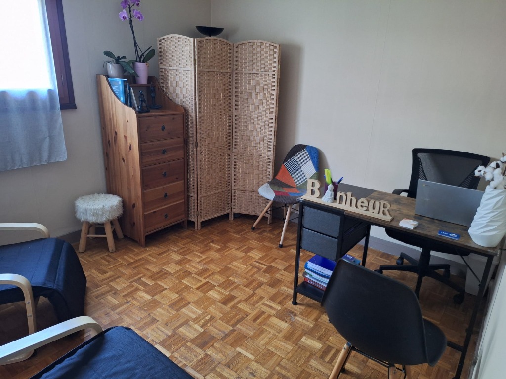 photo cabinet Angelique Vallade