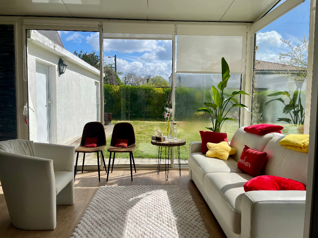 photo cabinet Murielle Sitbon - Rouge Violet