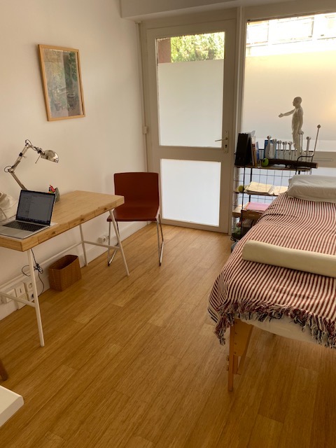 photo seance Juliette GUASTAPAGLIA - Naturopathie Reflexologie