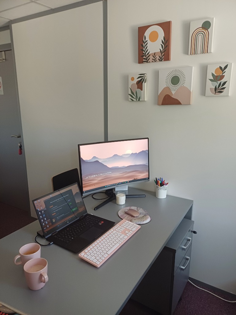 photo cabinet Norma Hadley