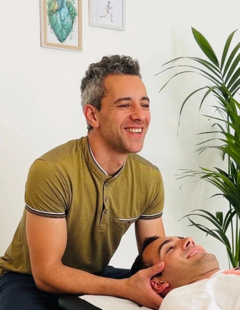 photo seance Mon Ostéopathe Chambéry - Ange-Elie Ramariavelo -