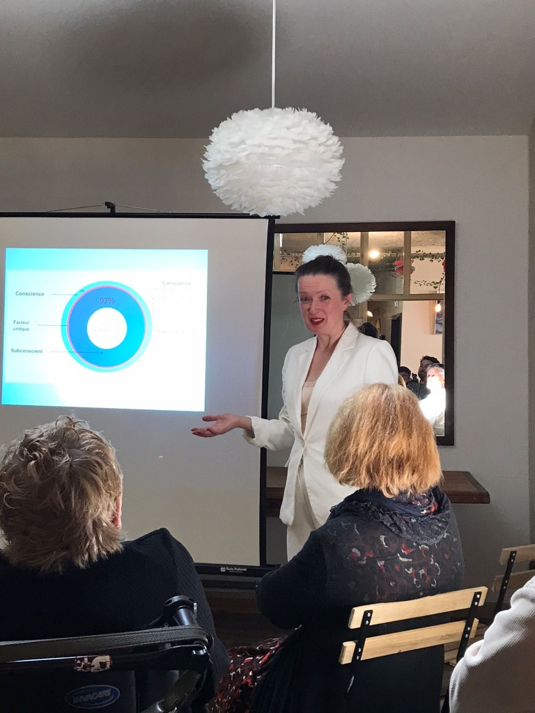 photo activite Angelica Hypnologue HypnoNaissance Angelux