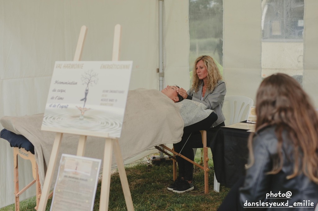 photo portrait VAL HARMONIE énergéticienne/Magnétiseuse/coupefeu