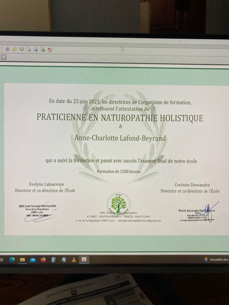 photo diplome Anne-Charlotte BEYRAND 