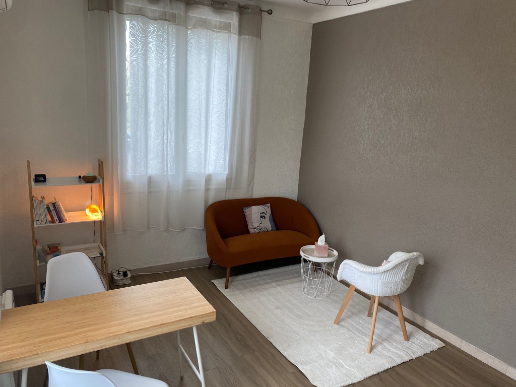 photo cabinet Lolita LOPEZ