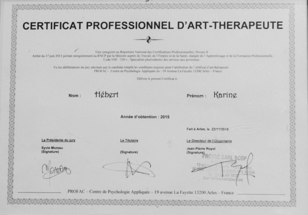 photo diplome Karine Hebert