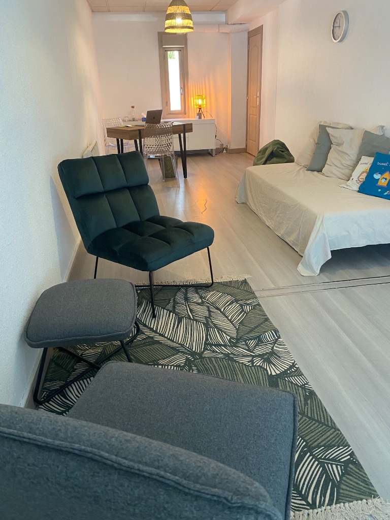 photo cabinet Emanuelle Descombes